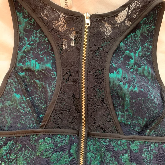 Metallic Cropped Blouse - Picture 5 of 6